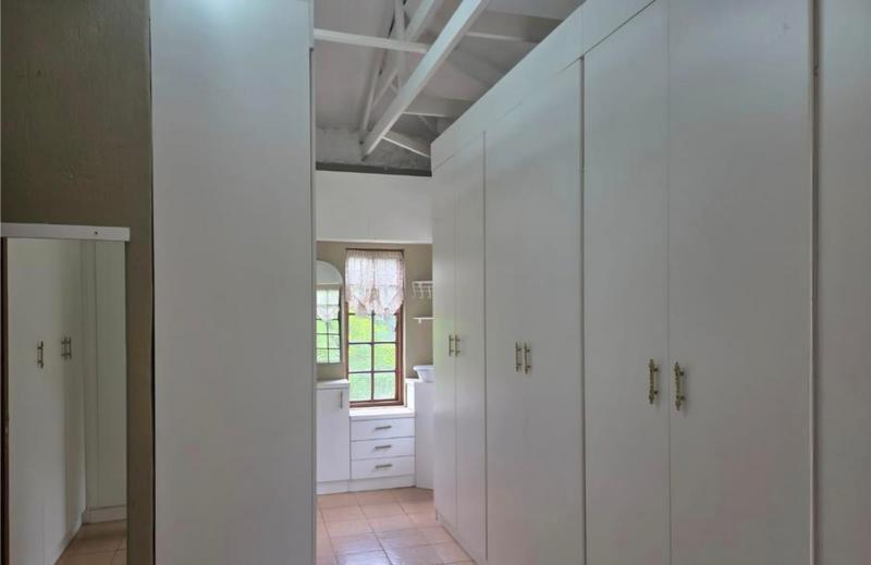 5 Bedroom Property for Sale in De Wildt North West
